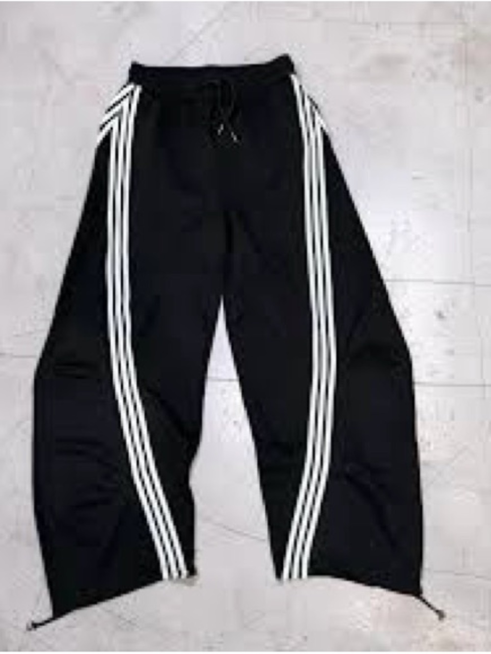 New! Floo Black & White Barrel Sweatpants Size Small